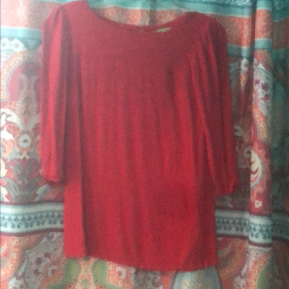 Cute red shirt